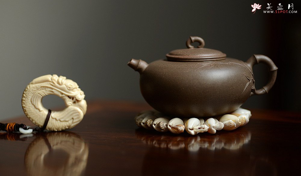 紫砂壶图片：实力派潘丹初 优质青段 国画入壶 秀雅文气 全手原创福竹o(∩_∩)o  - 美壶网