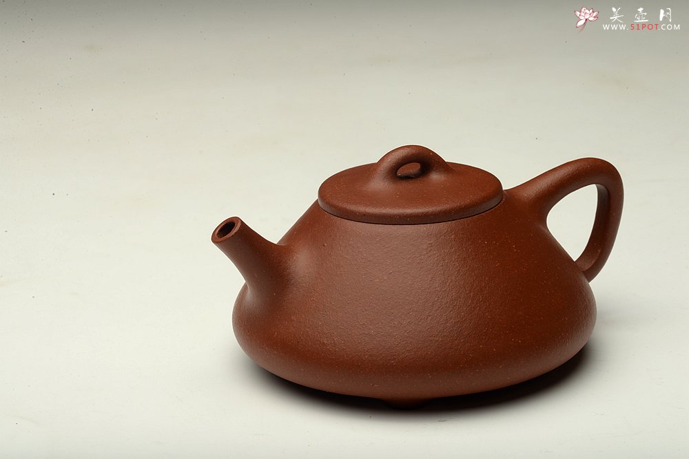 紫砂壶图片：纯料降坡泥 骨肉均挺 全手小子冶石瓢 - 美壶网