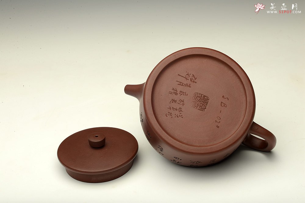 紫砂壶图片：四号井的底槽青 全手桑扁 刻绘老辣  爱不释手 - 美壶网