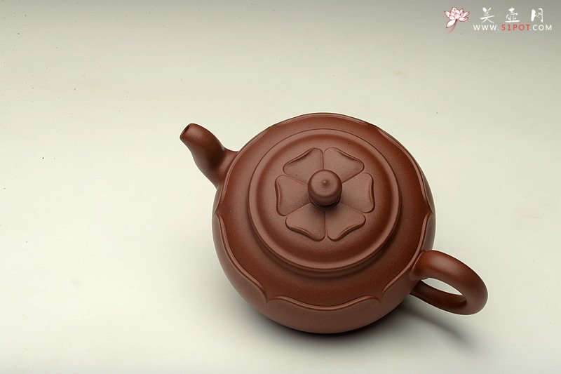 紫砂壶图片：储俊伟全手过程的那个三足宝莲o(∩_∩)o  - 美壶网