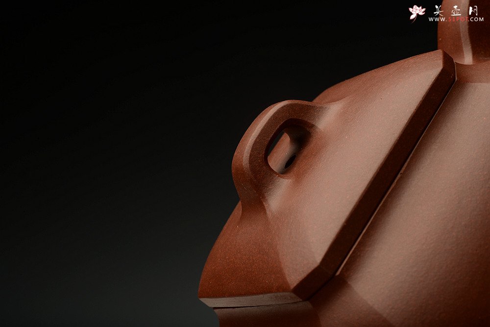 紫砂壶图片：方器潜力股 于洪跃作品 稳重大方 做工精致 八方宝鼎 - 美壶网