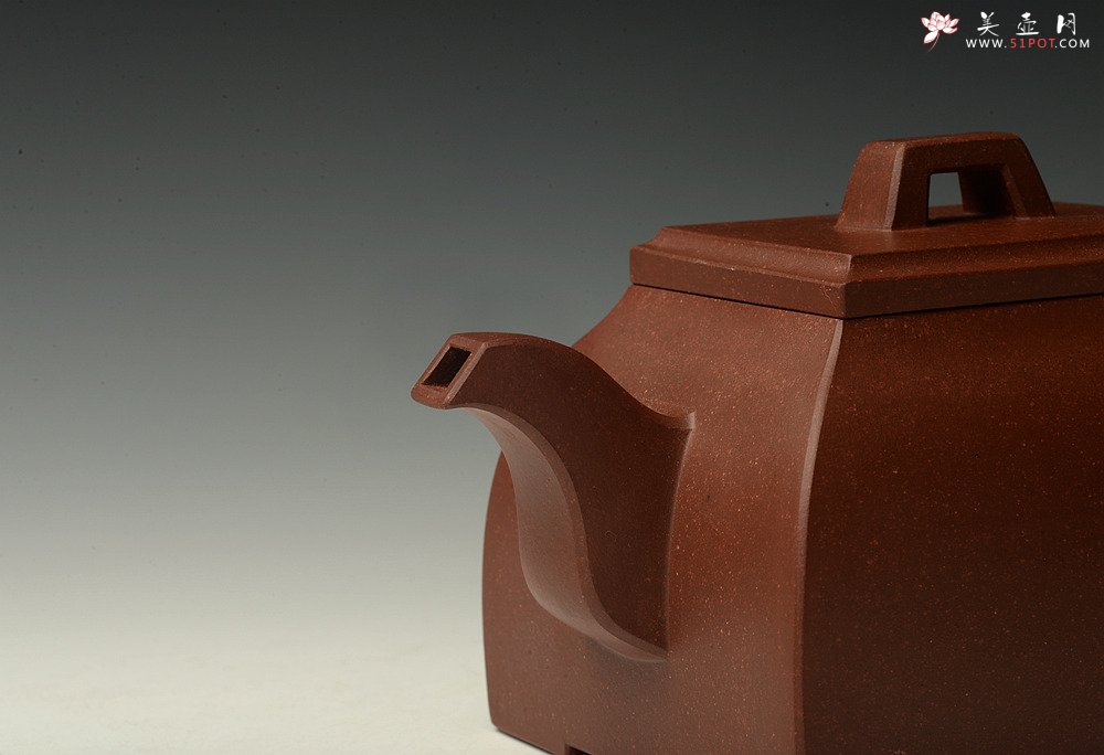 紫砂壶图片：厚重大气 全手琮鼎四方 - 美壶网