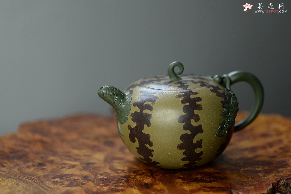 紫砂壶图片：田园情趣 经典花货 丰收西瓜 张新亚孙伟强合作 - 美壶网