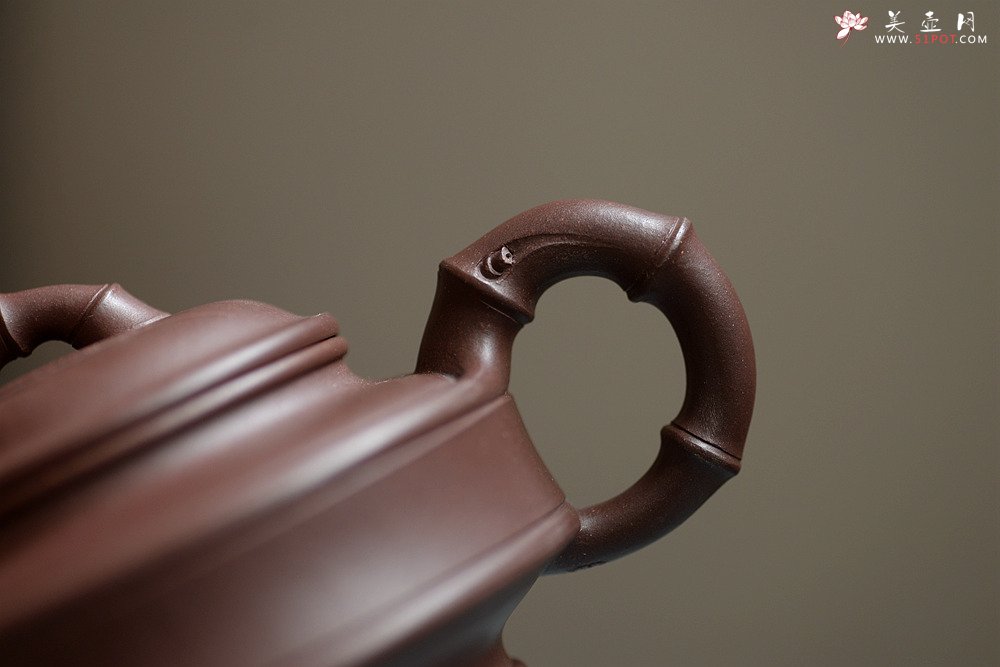 紫砂壶图片：造型端正 双线竹鼓一对 劲道竹叶 飘逸 - 美壶网