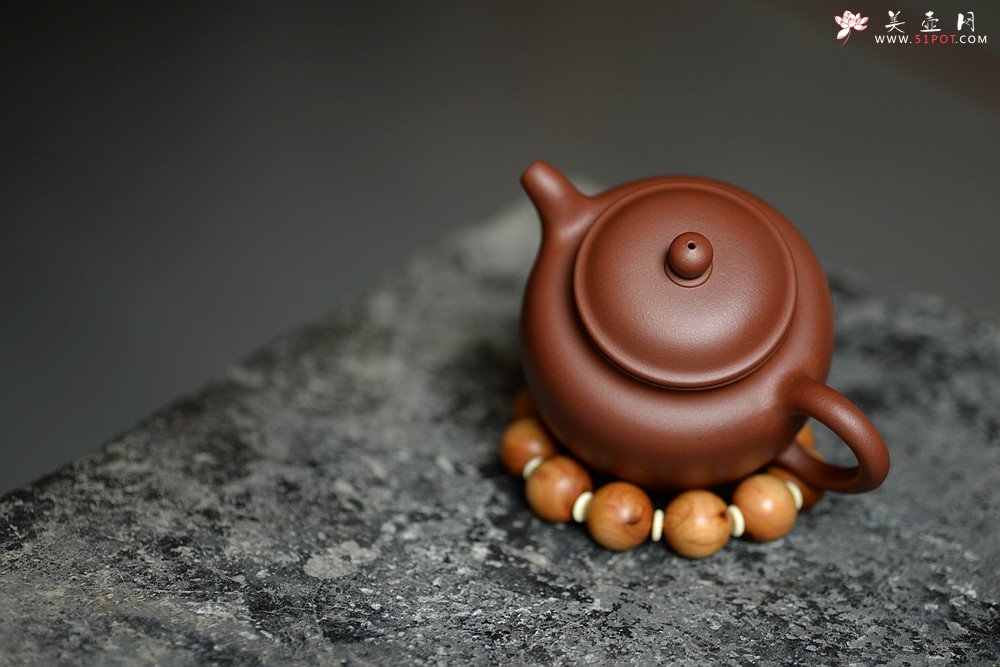 紫砂壶图片：美壶特惠 俞欣荣新作 挺拔俊秀 黄龙山底槽青之古风 实用精品 - 美壶网