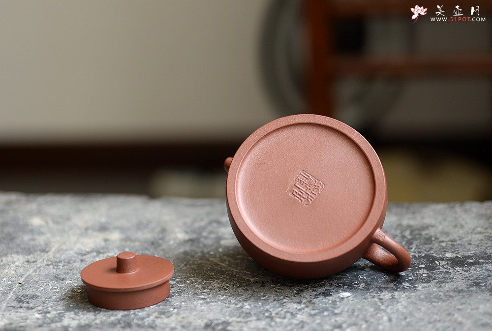 紫砂壶图片：施梦佳近作  全手曼生井栏 文气古朴 - 美壶网