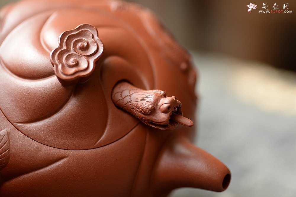 紫砂壶图片：器型饱满  精品扁鱼化龙  做工精细 - 美壶网