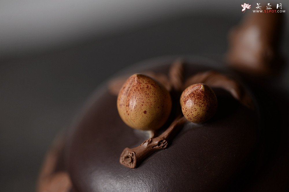 紫砂壶图片：原创作品 孙伟强张新亚合作 寿桃 饱满大气 贴叶精湛 - 美壶网