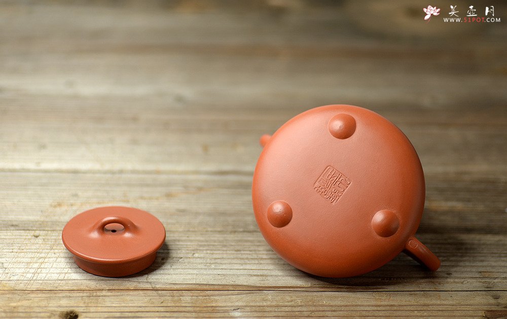 紫砂壶图片：优质小红泥 文气全手石瓢 骨肉均挺之精品 - 美壶网