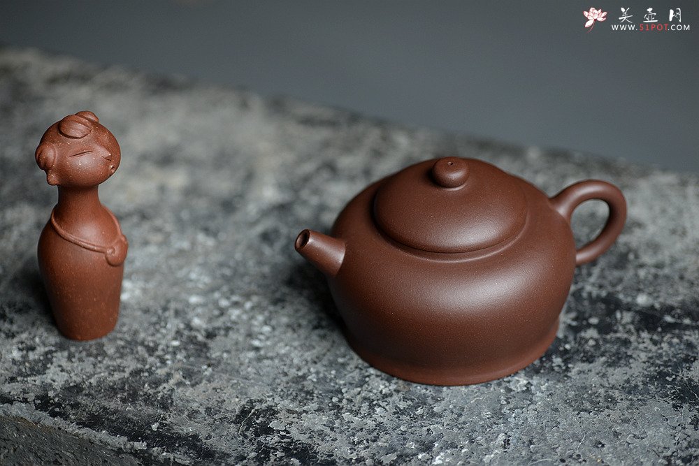 紫砂壶图片：张智耀新作 敦厚稳重 传统实用 全手融月 - 美壶网