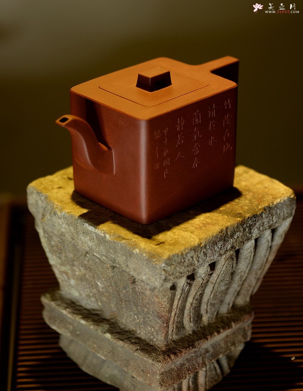 紫砂壶图片：许浒甲午年力作 全手工玉鼎四方 大品重器 雄厚古朴 单片拍打  - 美壶网