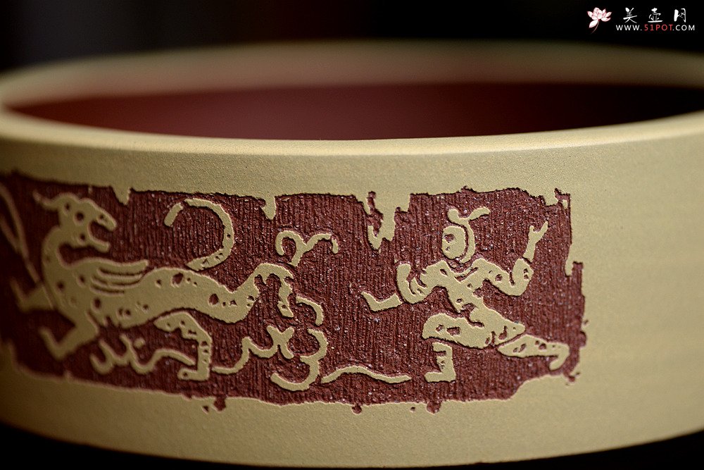 紫砂壶图片：茶舍必备 汉风水洗 书香氛围 啄砂装饰 文质相含 - 美壶网