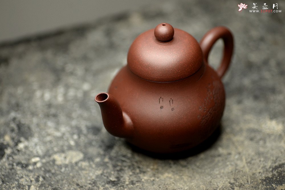 紫砂壶图片：文雅十足 李彦雄精心装饰 传统经典  全手老味思亭 - 美壶网