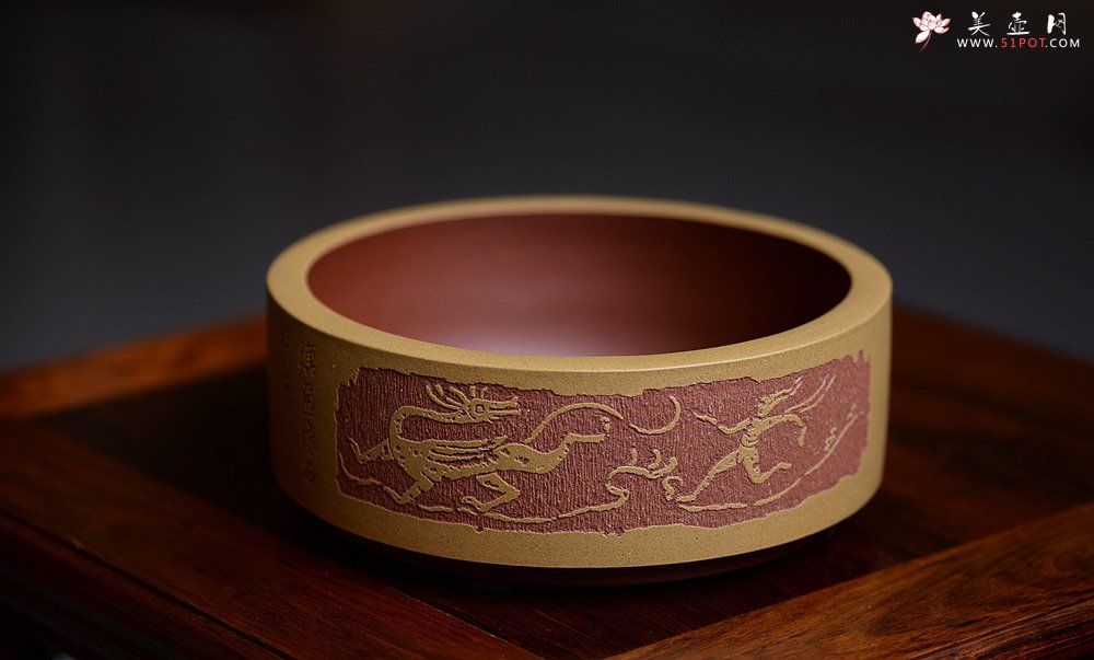 紫砂壶图片：茶舍必备 汉风水洗 书香氛围 啄砂装饰 文质相含 - 美壶网