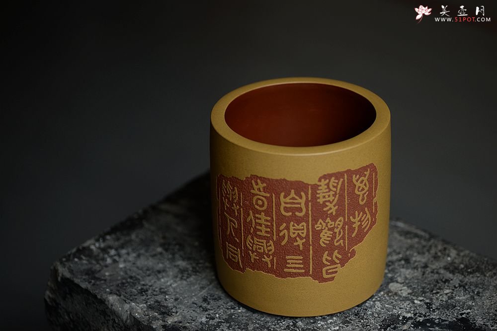 紫砂壶图片：风格独特 个性印记~ 张听刚老师作品 笔筒 书房雅物 - 美壶网