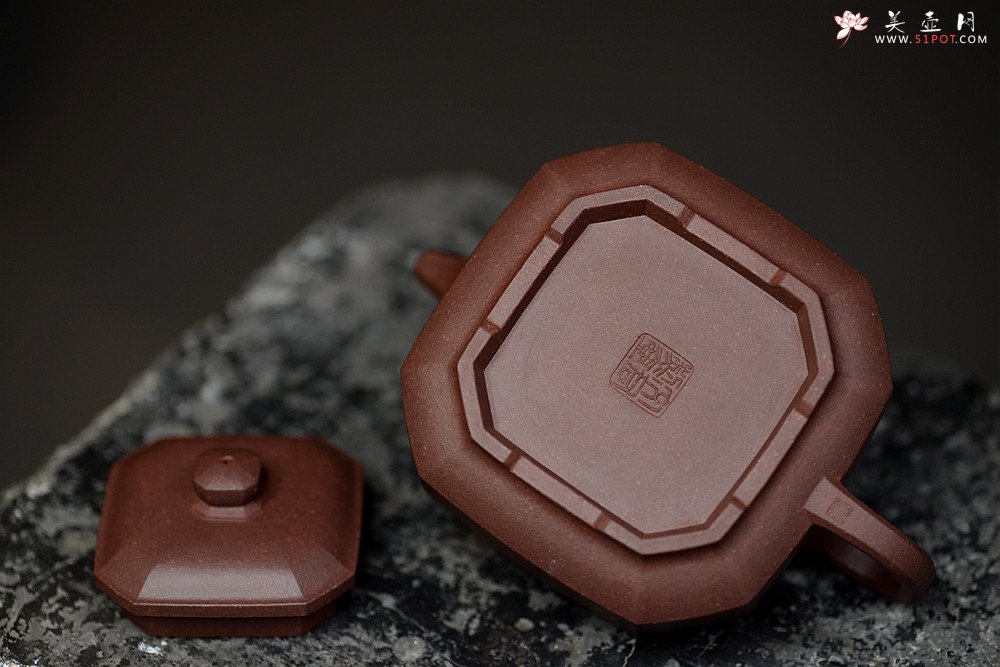 紫砂壶图片：顾文君新品 传统经典 线条挺拔 全手八方侧角 - 美壶网