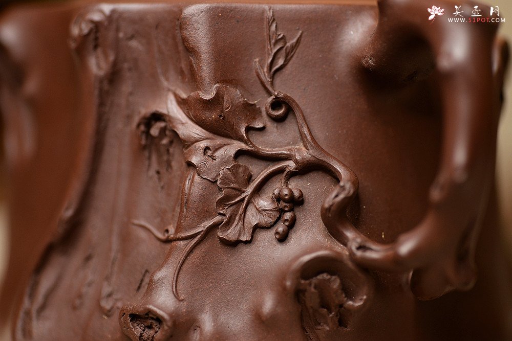 紫砂壶图片：花货奇才顾正芳近作 刚正挺拔  全手精品葡萄桩 - 美壶网