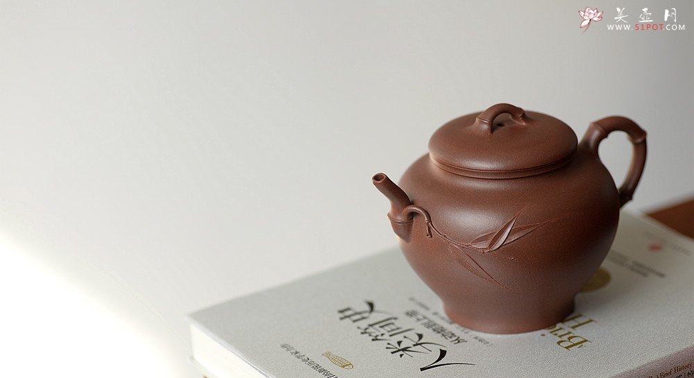 紫砂壶图片：潘丹初原创‘秀气’系列之春竹 纯净底槽青  婉约清秀 行简意足 - 美壶网