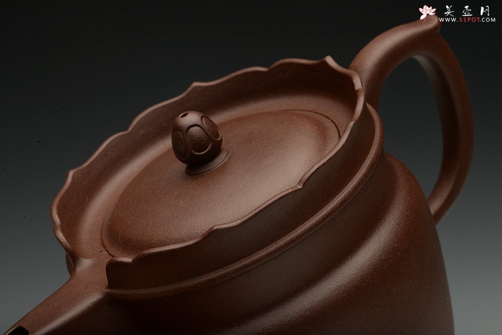 紫砂壶图片：储俊伟乙未年精工新作 紫砂佛语 端庄大方 全手僧帽 油润老紫泥 - 美壶网