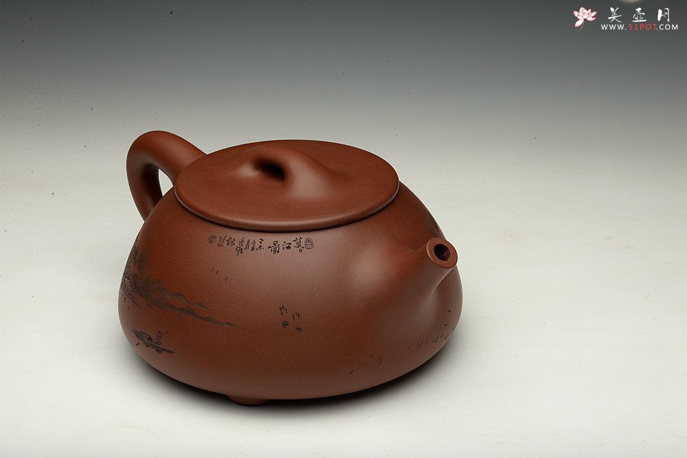 紫砂壶图片：特大满瓢 李彦雄精细装饰通景山水  送礼收藏级 - 美壶网
