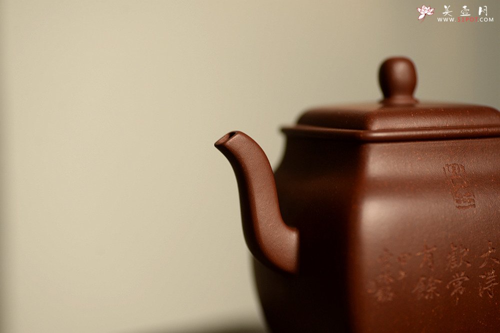 紫砂壶图片：何卫枫全手新作 秀气大方 静雅耐品~ 四方华亭 高工陈宏林装饰 - 美壶网
