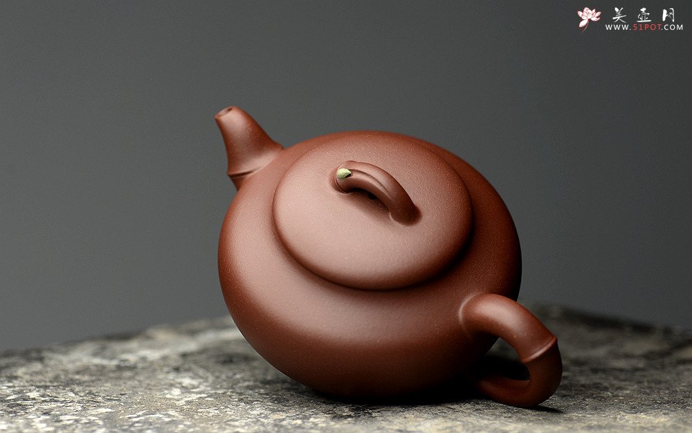 紫砂壶图片：曲峰乙末年经典器形 端庄秀气 春竹壶 耐品 - 美壶网