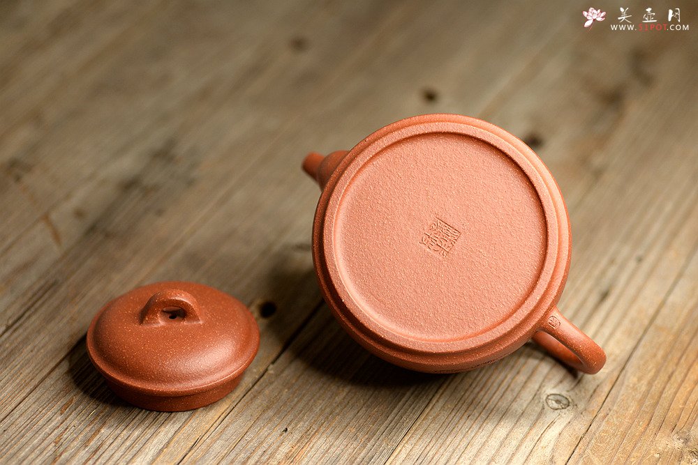 紫砂壶图片：山水清味 红山 油润降坡泥 - 美壶网