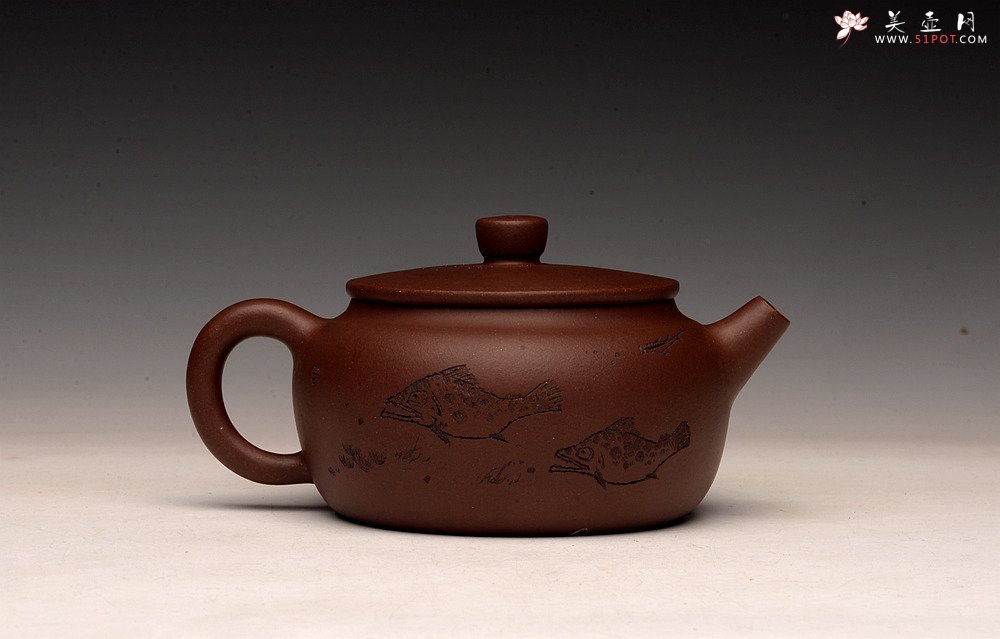 紫砂壶图片：张听钢装饰 刻绘老辣 全手桑扁 器型端正 耐品实用 - 美壶网