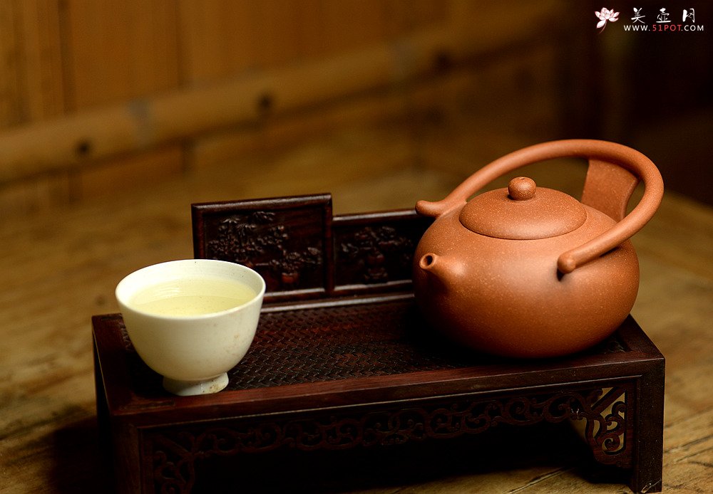 紫砂壶图片：潘小东新品 全手明韵 造型新颖 原矿老段泥 - 美壶网