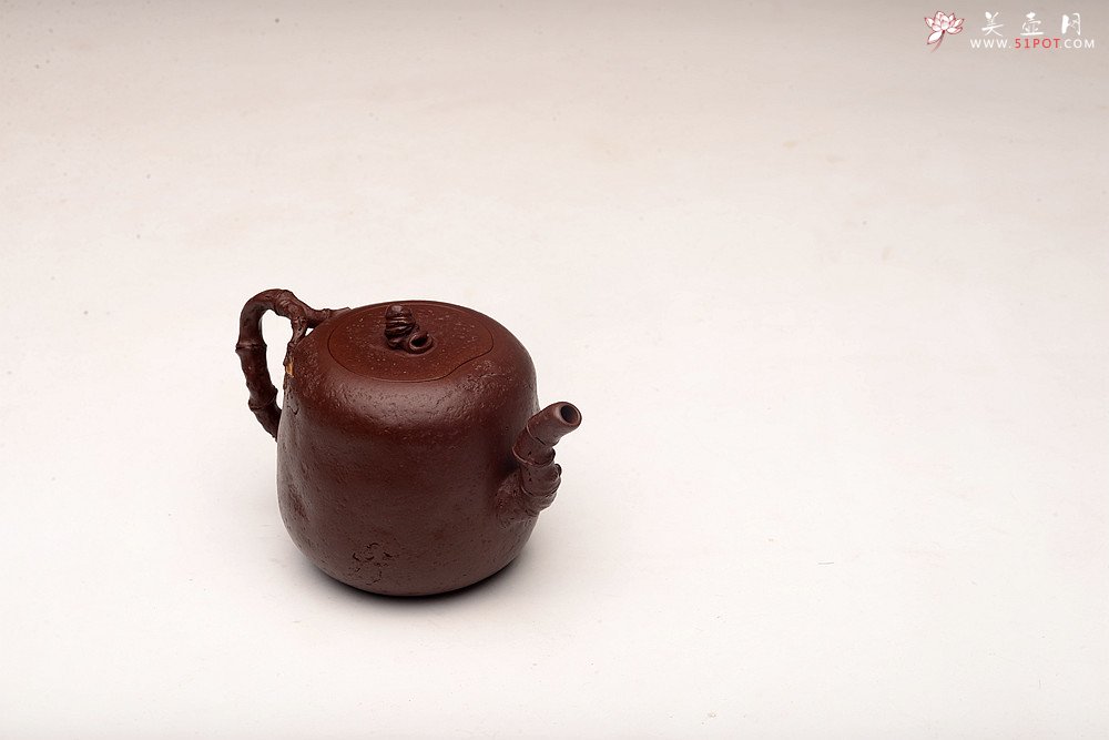 紫砂壶图片：潘丹初全手新作 泥‘玄’系列之玄石 古拙文气  石竹 峥嵘岁月 - 美壶网