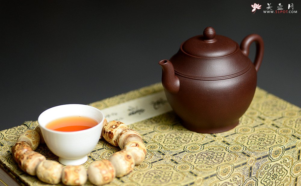 紫砂壶图片：钱琴芳全手新作 挺拔俊秀 韵味独特 汉风 经典作品 - 美壶网