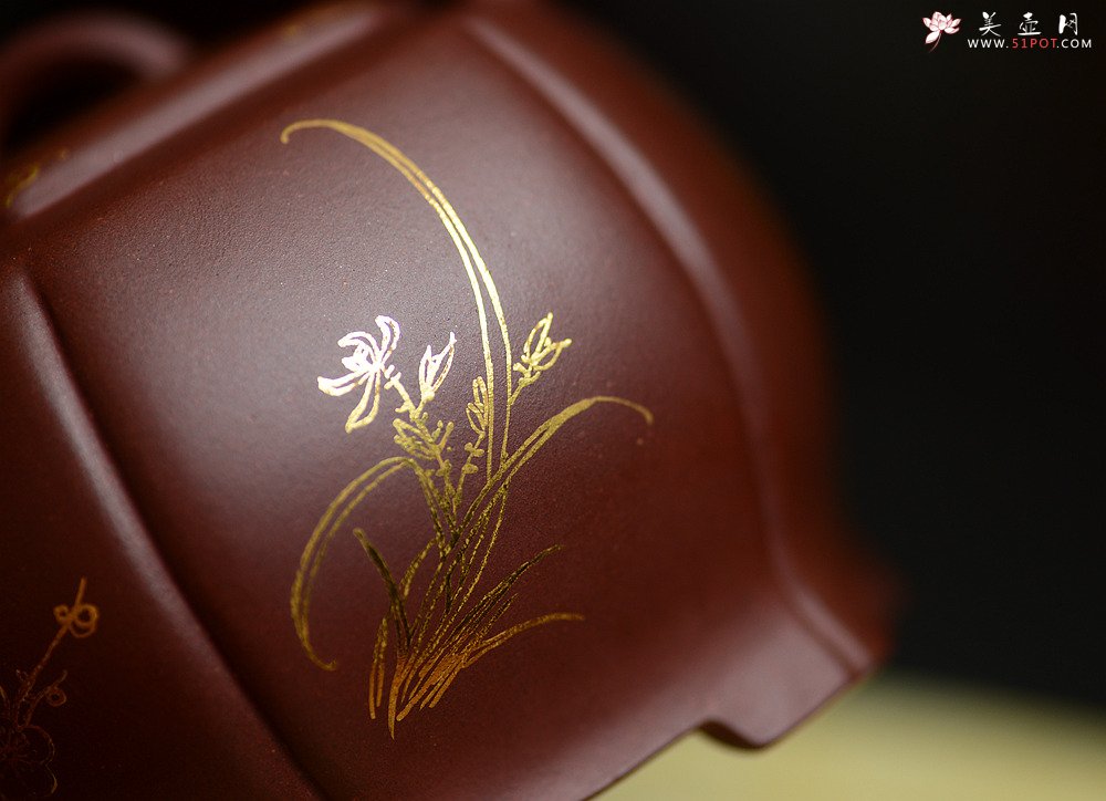 紫砂壶图片：潘小东全手新作 稳重大气 线条优美 宫灯提梁 描金装饰 - 美壶网