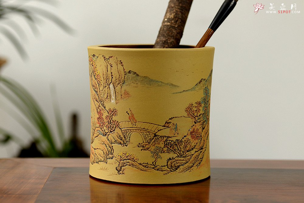 紫砂壶图片：朱牧清精心装饰山水笔筒~~别有风韵！！ - 美壶网