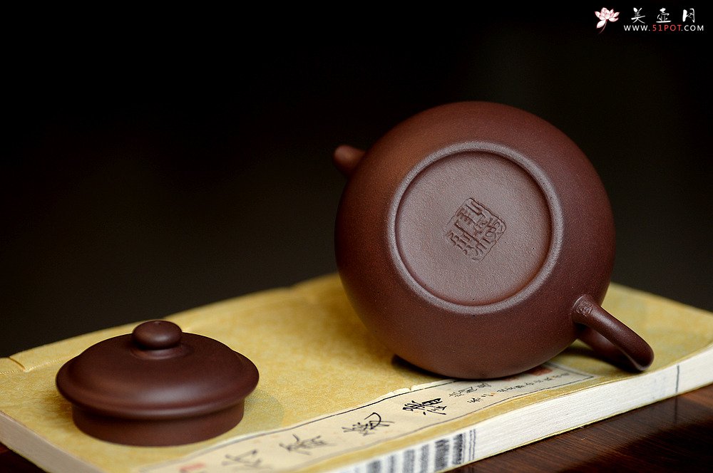 紫砂壶图片：施梦佳新作 全手仿古 传统经典 韵味十足 - 美壶网