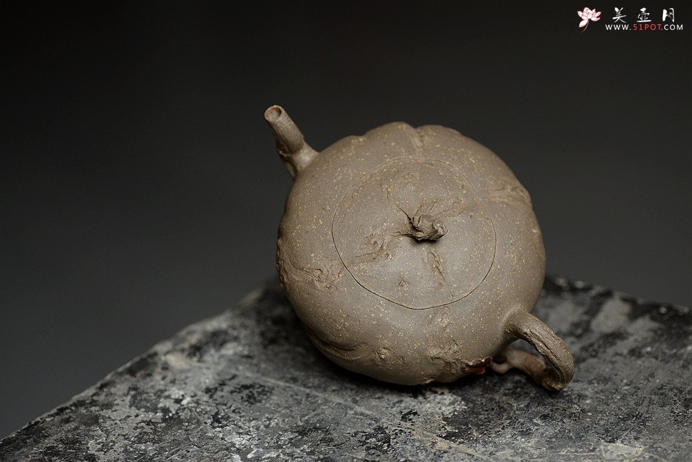 紫砂壶图片：林月长乙未年全手作品 返璞归真 清瘦山野清趣  香山秋林 - 美壶网