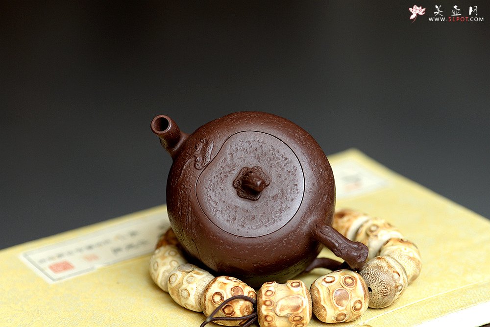 紫砂壶图片：潘丹初全手新作 泥‘玄’系列之玄石 古拙文气 如意灵芝 吉祥 - 美壶网