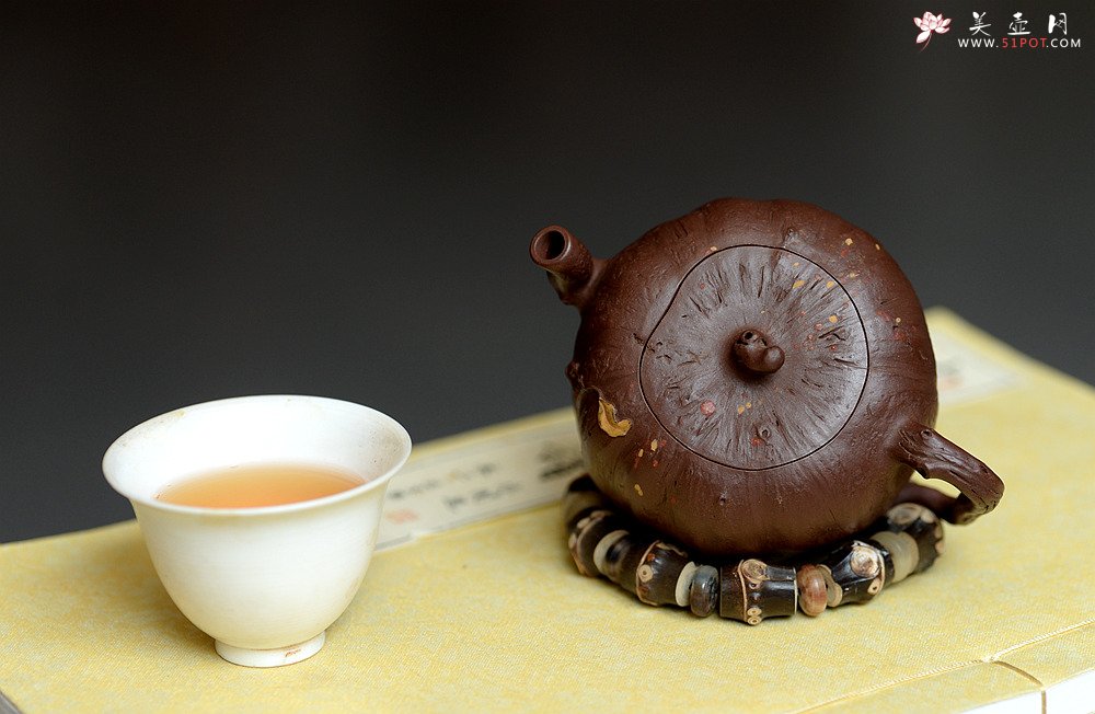 紫砂壶图片：花货新风尚  妙趣横生 潘丹初全手新作 树魂 - 美壶网