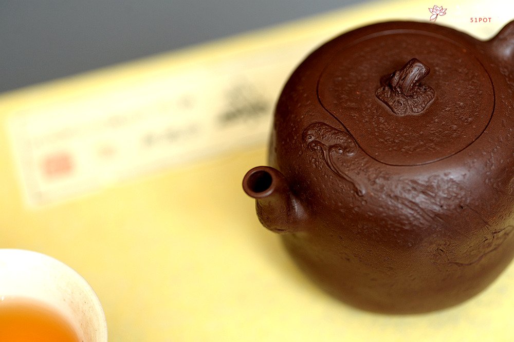 紫砂壶图片：潘丹初全手新作 泥‘玄’系列之玄石 古拙文气 如意灵芝 吉祥 - 美壶网