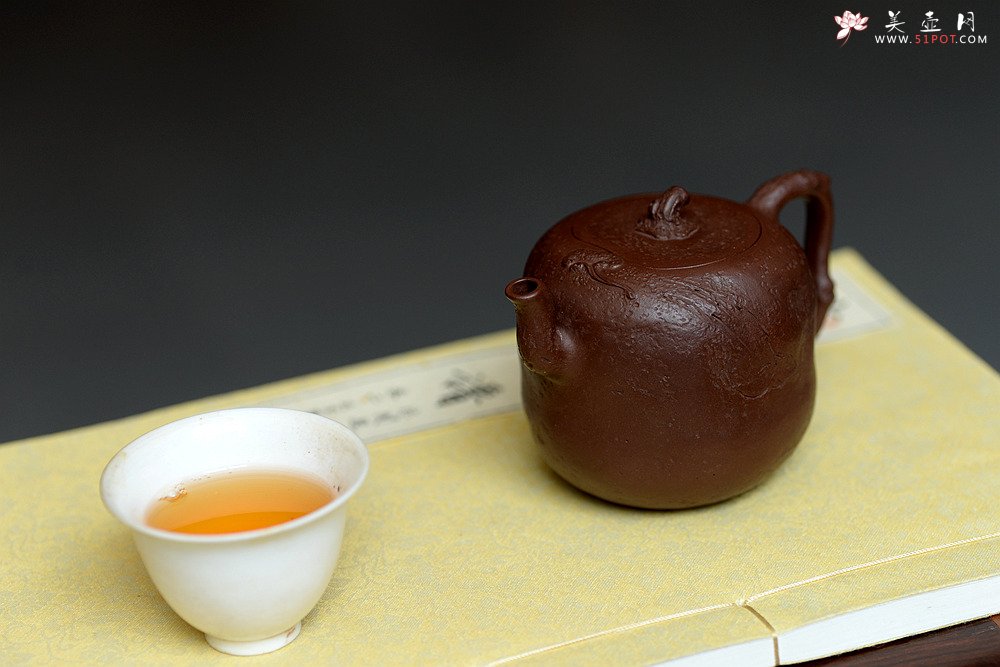紫砂壶图片：潘丹初全手新作 泥‘玄’系列之玄石 古拙文气 如意灵芝 吉祥 - 美壶网