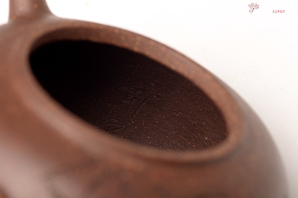 紫砂壶图片：强强联合 詹黎明全手新作 紫玉金砂  高路金石装饰 宝相 恽秀可人 - 美壶网