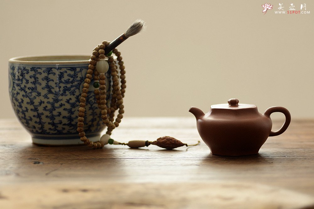 紫砂壶图片：潘小东乙未年新作  精品红降坡 实力作品 行方智圆 全手古韵 - 美壶网