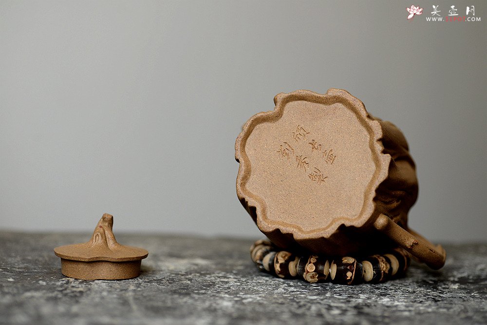 紫砂壶图片：刘秀全手经典作品 肌理自然生动 高挑挺拔 古朴之味~~颀长壶 - 美壶网