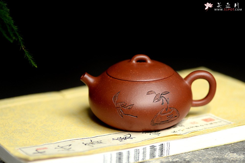 紫砂壶图片：美壶特惠 路达全手新品 温润可人 扁而不僵 全手扁腹二 - 美壶网