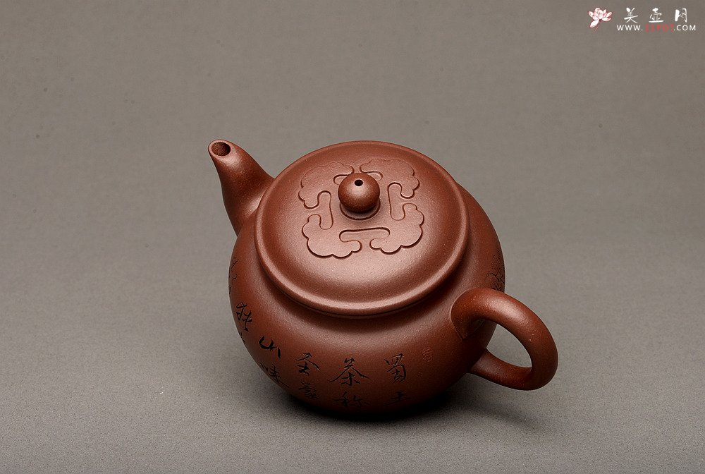 紫砂壶图片：传统经典 器型周正端庄 文气刻绘 大彬如意 - 美壶网