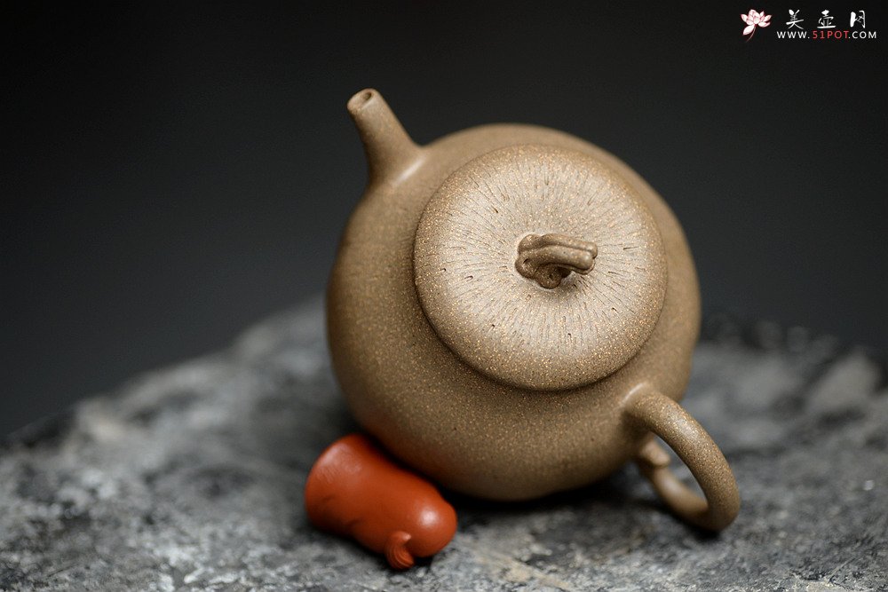 紫砂壶图片：潘小东全手新作 学院风 亭亭玉立 文气可人 玉瓜 - 美壶网