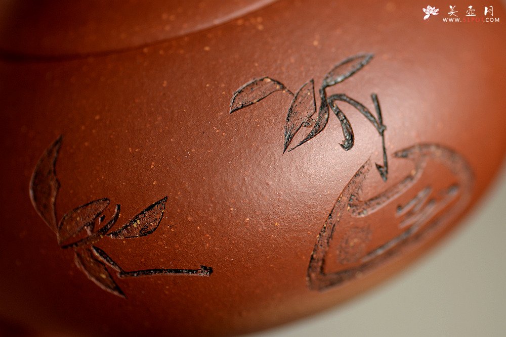 紫砂壶图片：美壶特惠 路达全手新品 温润可人 扁而不僵 全手扁腹二 - 美壶网