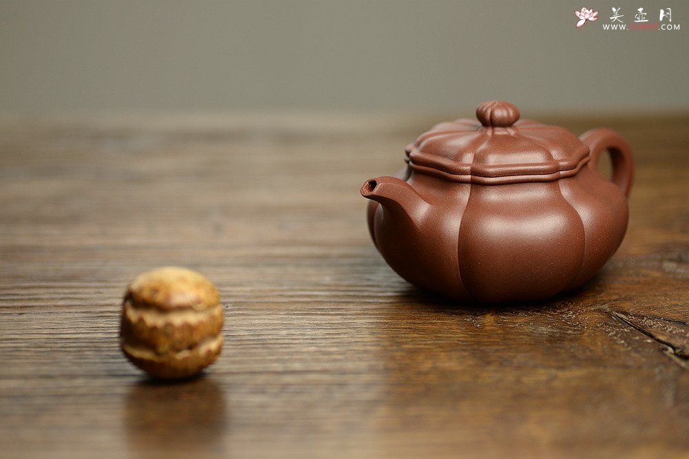 紫砂壶图片：精美之作 美若葵花 张力十足 葵仿古 - 美壶网