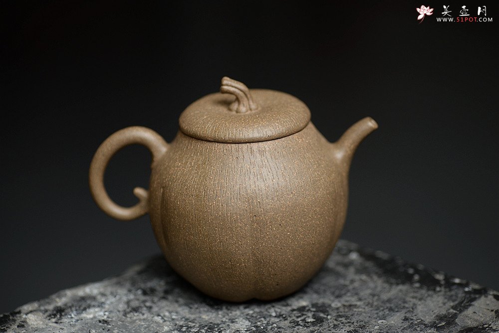 紫砂壶图片：潘小东全手新作 学院风 亭亭玉立 文气可人 玉瓜 - 美壶网