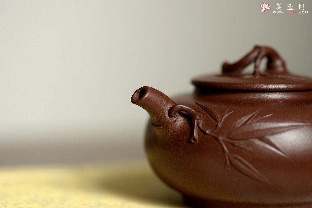 紫砂壶图片：优质老紫泥 大口实用 全手小智竹 贴叶飘逸 - 美壶网
