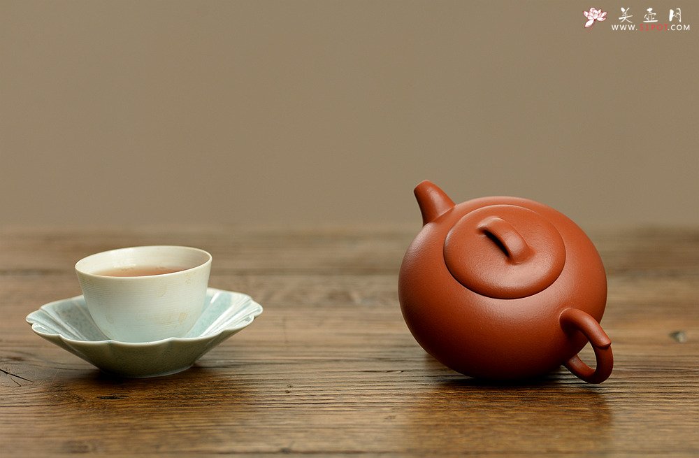 紫砂壶图片：徐亚春作品 实用性强 优质朱泥 娇艳可人 红泉 - 美壶网